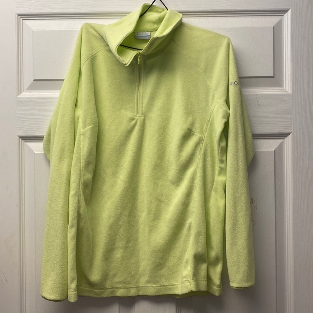 L Columbia pullover EUC